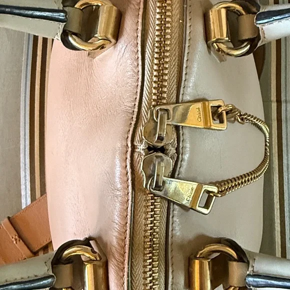 Chloe Baylee 2Way Satchel 🌟Stunning🌟 Bi-Color Leather Removable Adjustable Strap - Picture 5 of 16